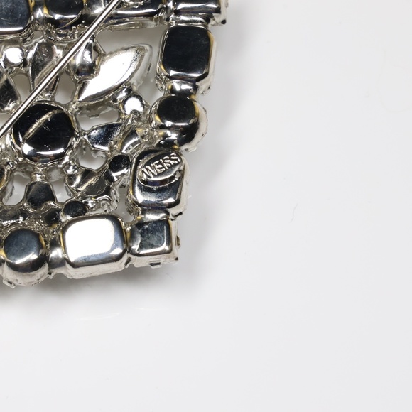 Vintage 1950s Weiss Clear Rhinestones Diamond Shape Brooch - Picture 8 of 9